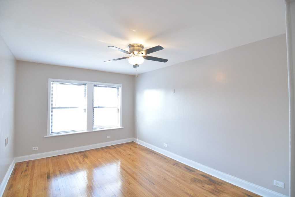 3241 N Damen Ave #3 - Photo 5 of 19