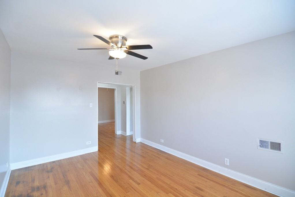3241 N Damen Ave #3 - Photo 7 of 19