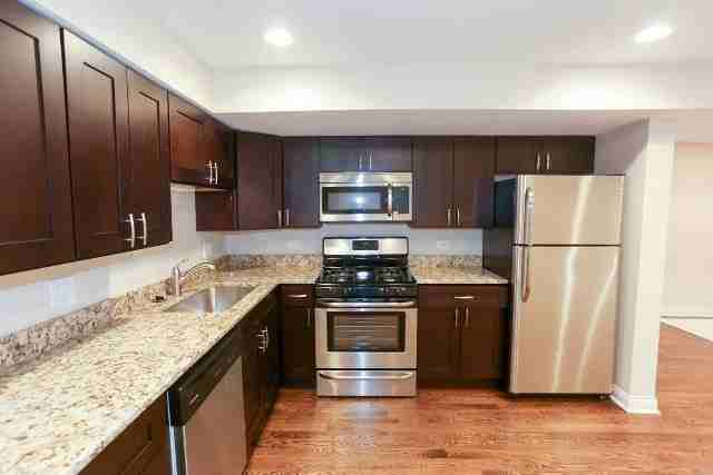 1218 W Diversey Pkwy #G - Photo 5 of 17