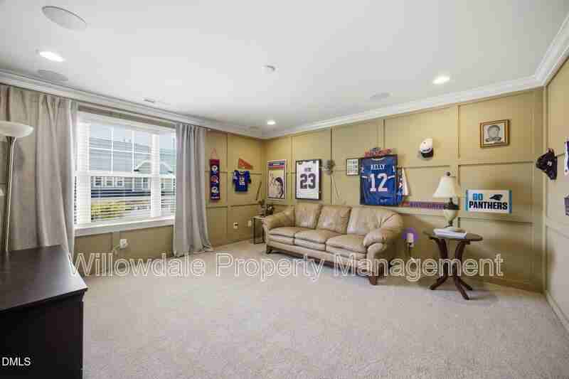 902 Green Ash Ln - Photo 4 of 5