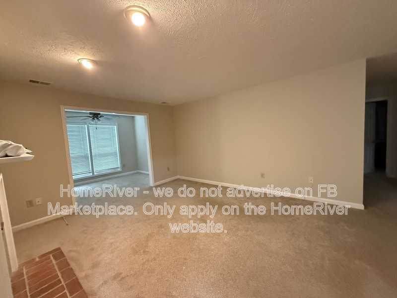 10116 Oakton Terrace Rd - Photo 5 of 12