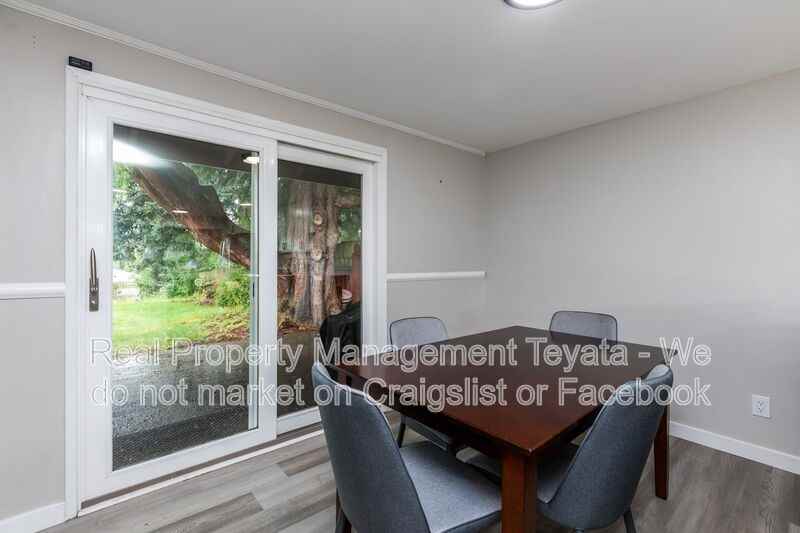 19609 4th Ave S - Photo 6 of 27