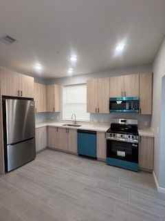 909 E Church St - Photo 2 of 4