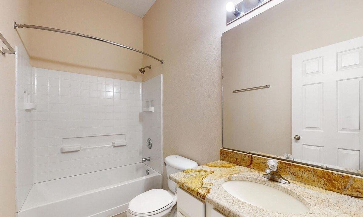5881 Moonstone Ct - Photo 3 of 33