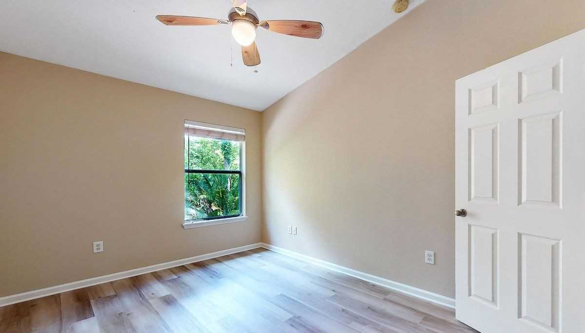 5881 Moonstone Ct - Photo 7 of 33