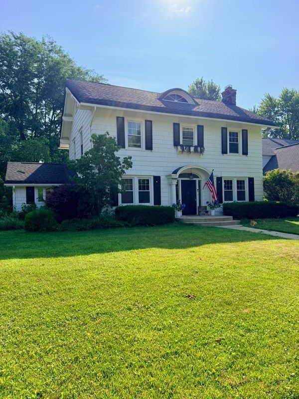 1010 Kensington Ave - Photo 2 of 5