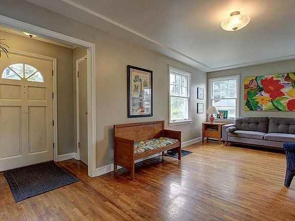 3400 Willow St - Photo 4 of 20