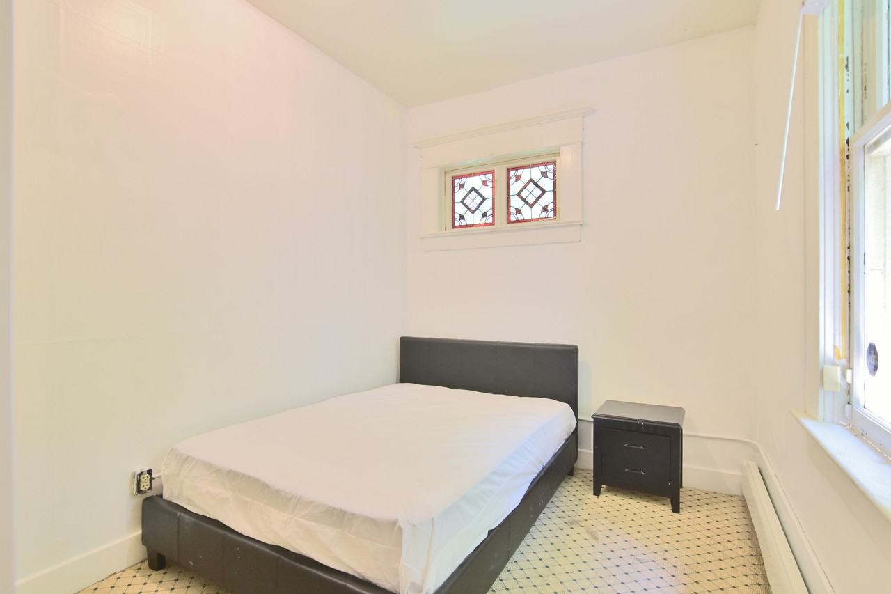 1517 Comox Street - Photo 12