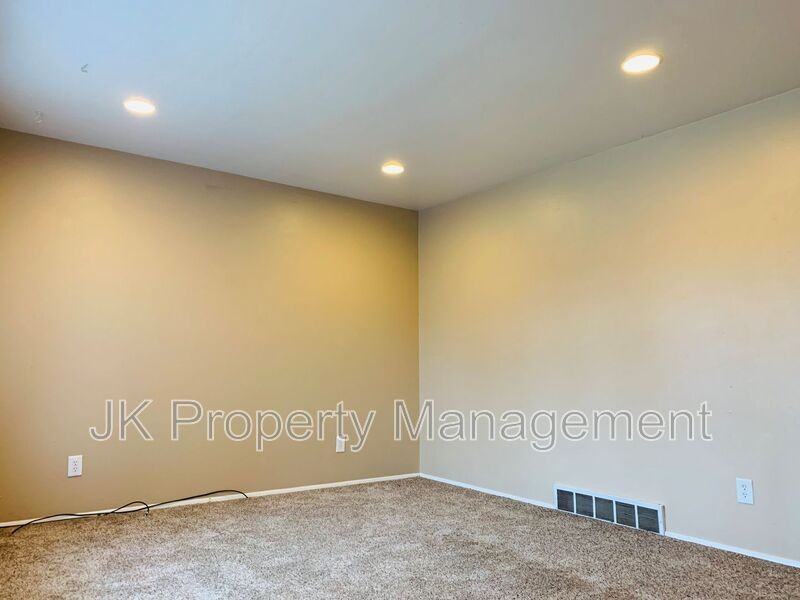 1300 14th Ave S - Photo 4 of 17
