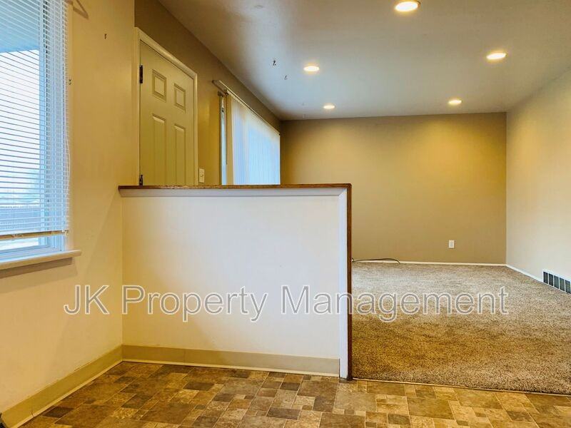1300 14th Ave S - Photo 6 of 17