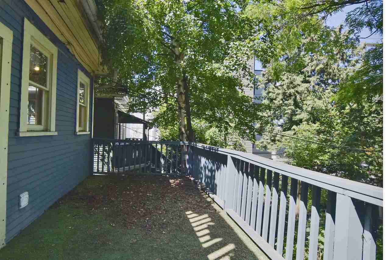 1517 Comox Street - Photo 19