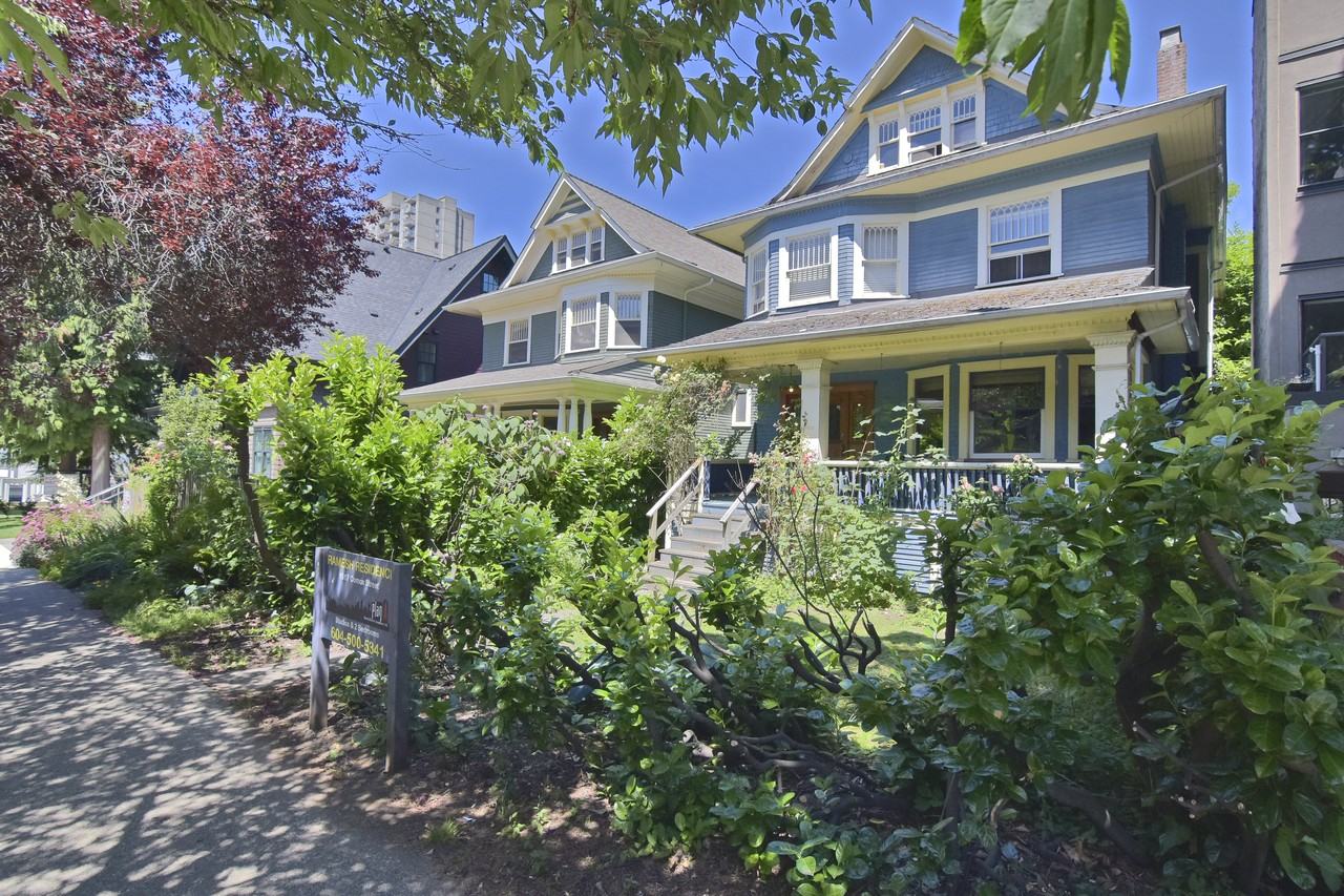 1517 Comox Street - Photo 20
