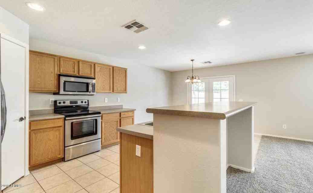 15340 W Laurel Ln - Photo 3 of 13