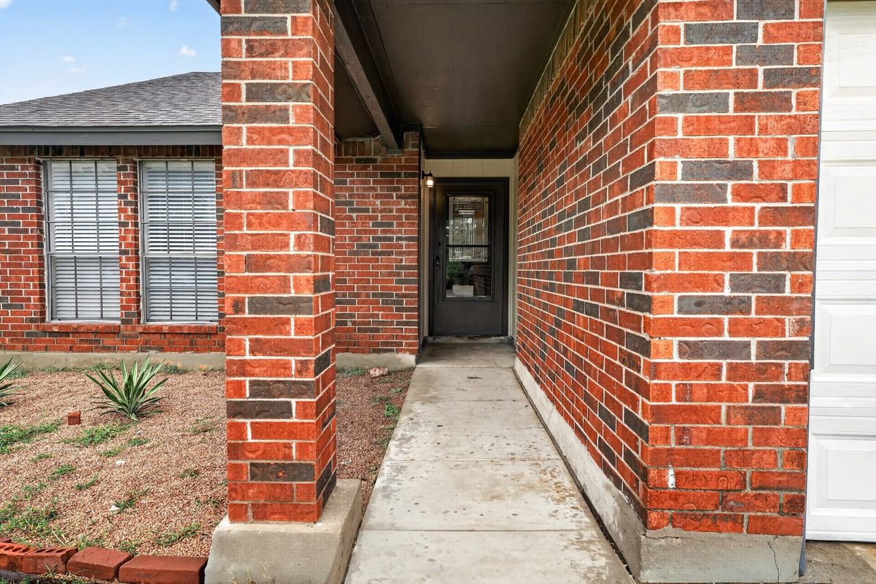1509 Taron Dr - Photo 2 of 27