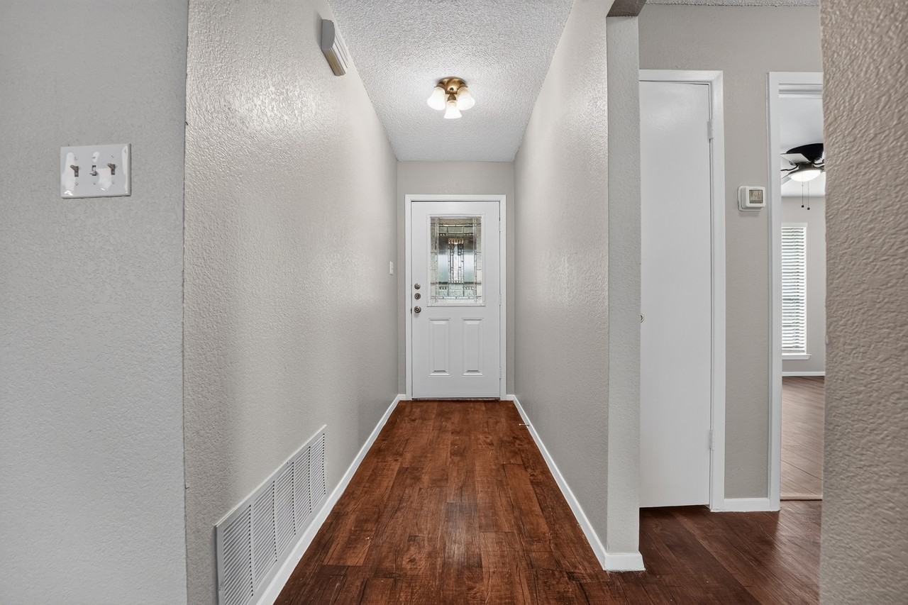 1509 Taron Dr - Photo 3 of 27