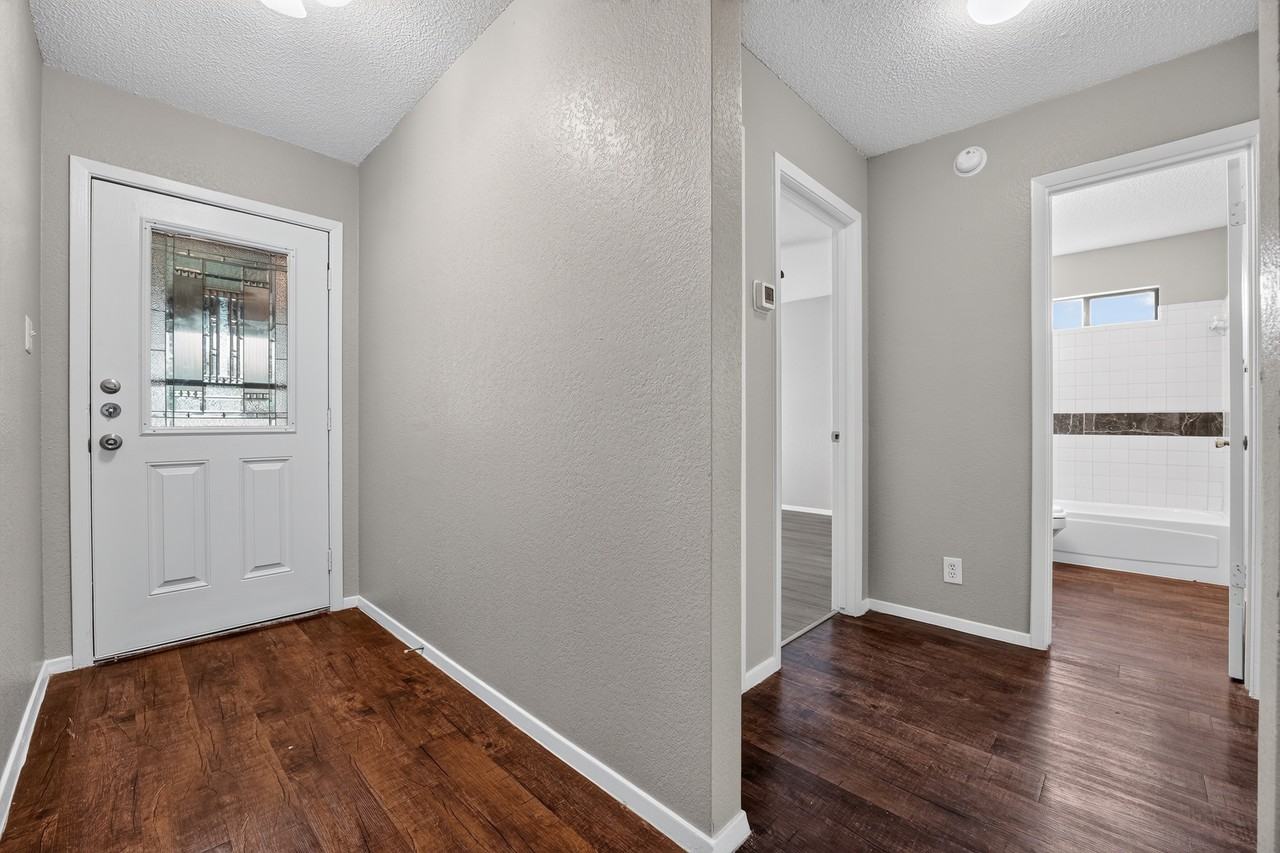 1509 Taron Dr - Photo 4 of 27
