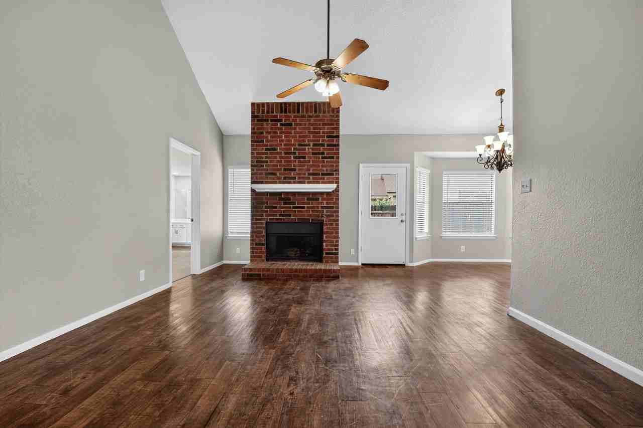 1509 Taron Dr - Photo 6 of 27