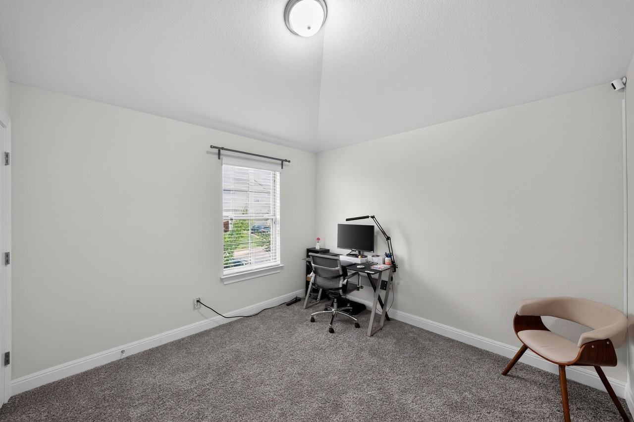 208 Windom Way - Photo 7 of 21