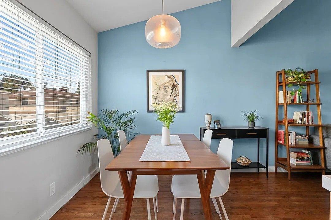 1517 Harvard St #7 - Photo 3 of 12