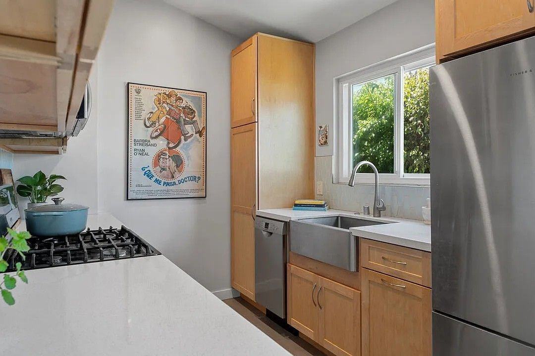 1517 Harvard St #7 - Photo 5 of 12