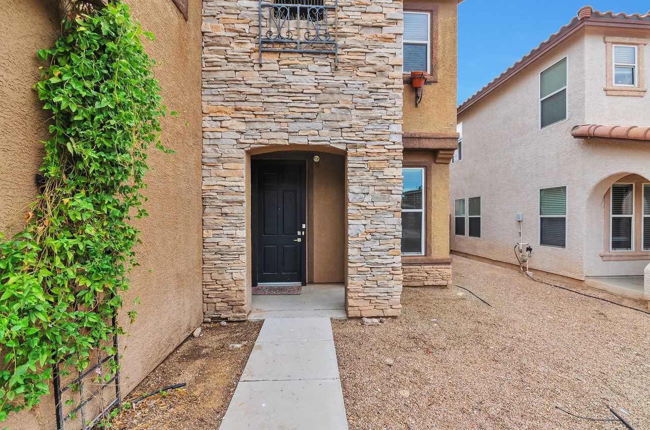 7004 S Catchfly Ct - Photo 2 of 32