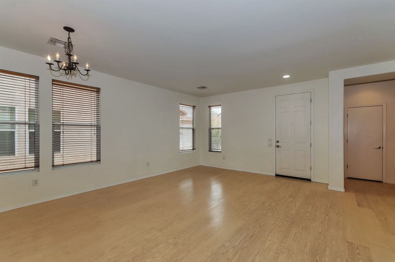 7004 S Catchfly Ct - Photo 4 of 32