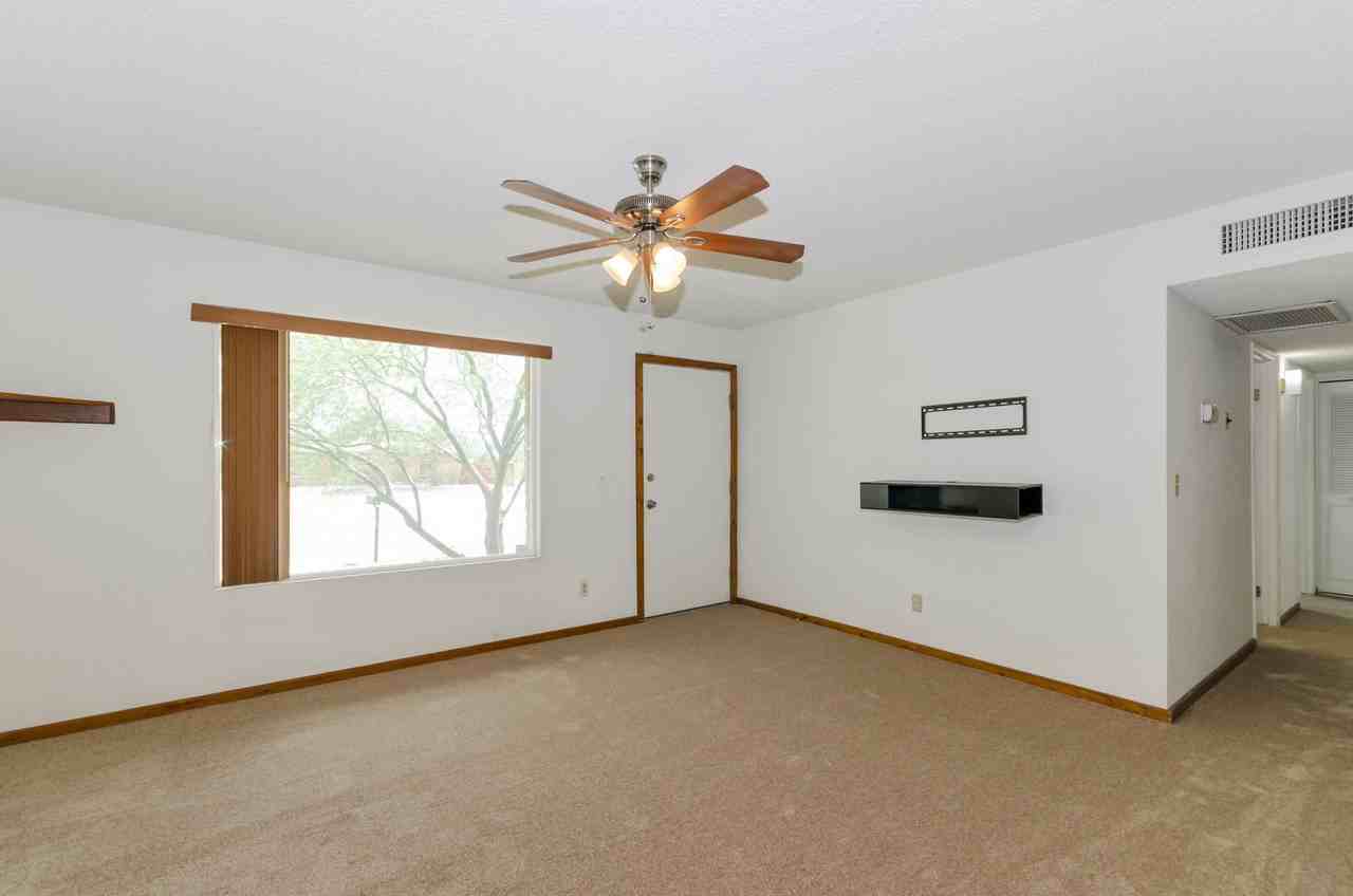 7868 N Soledad Ave - Photo 4 of 26