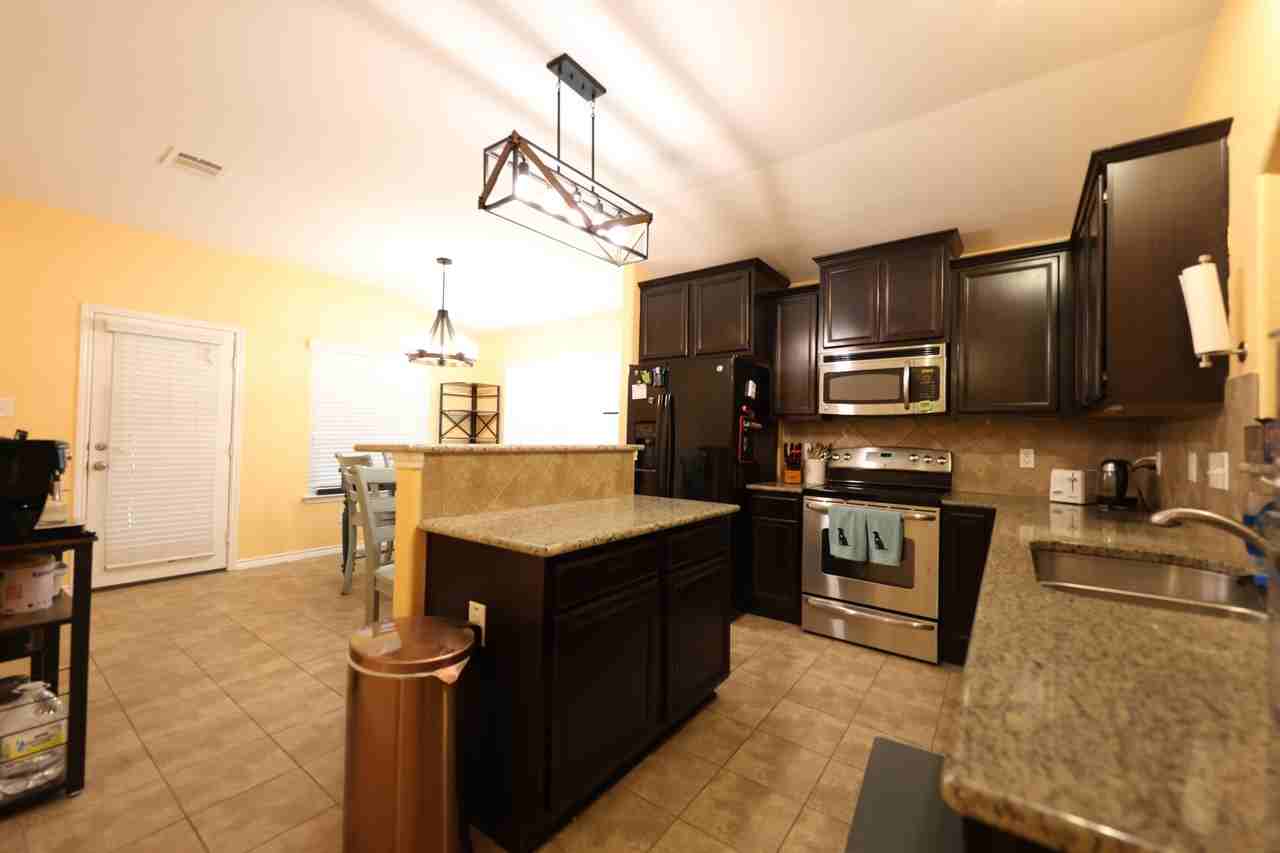 4915 Lions Gate Ln - Photo 4 of 18