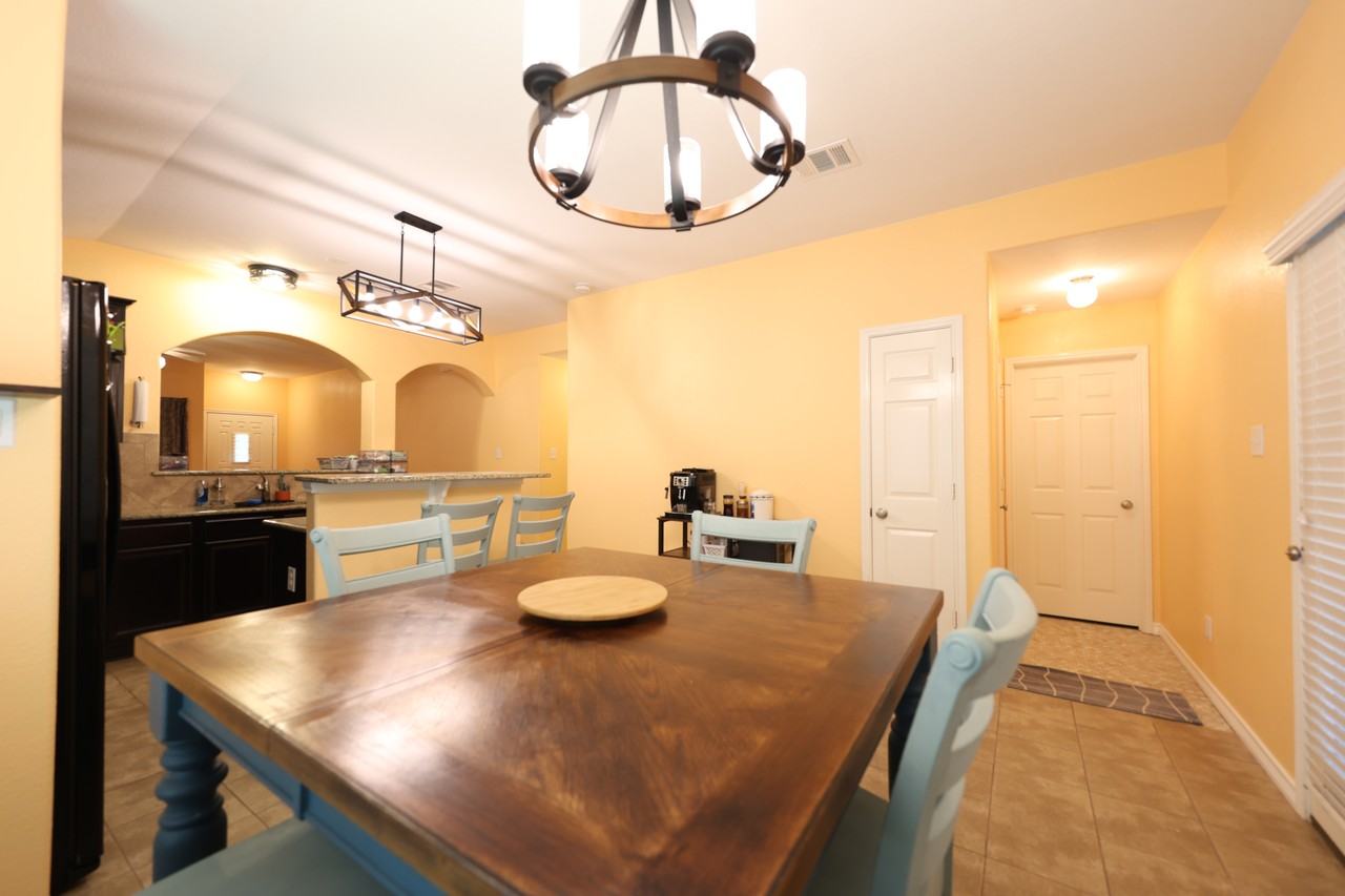4915 Lions Gate Ln - Photo 5 of 18