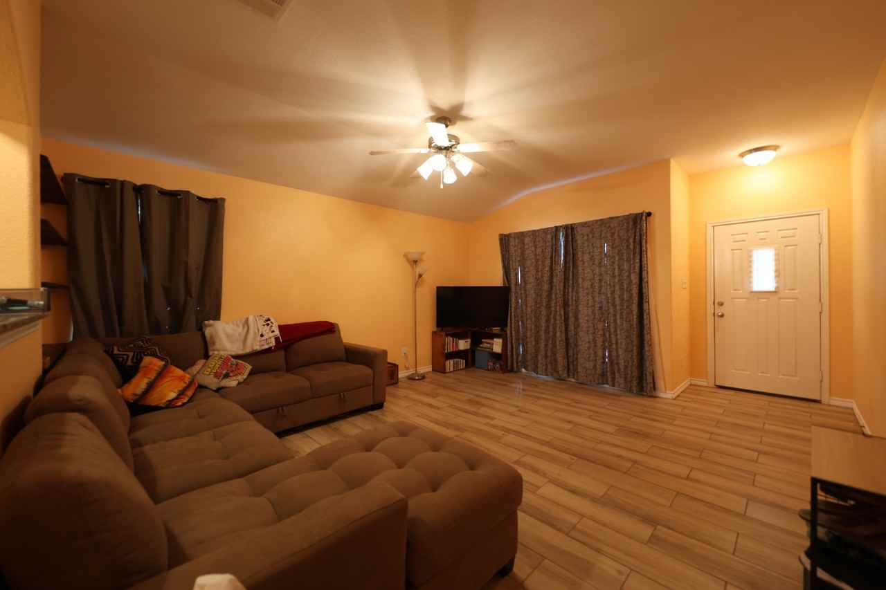 4915 Lions Gate Ln - Photo 7 of 18