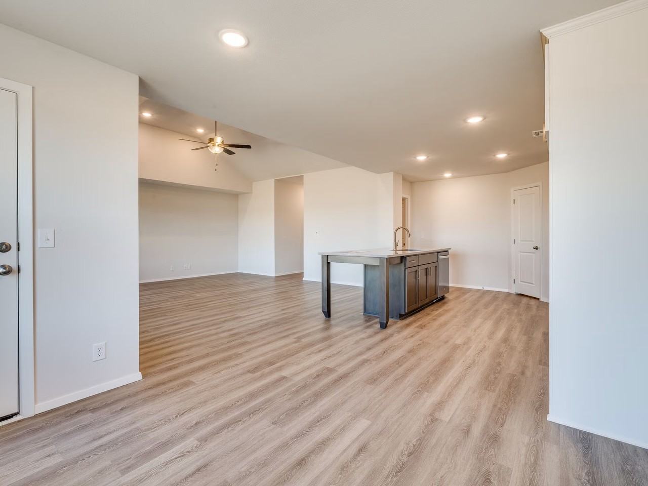 3441 E 153rd St S - Photo 6 of 22