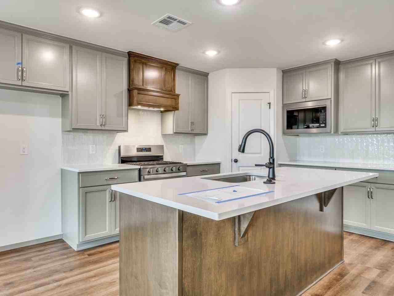 3422 E 153rd St S - Photo 6 of 26