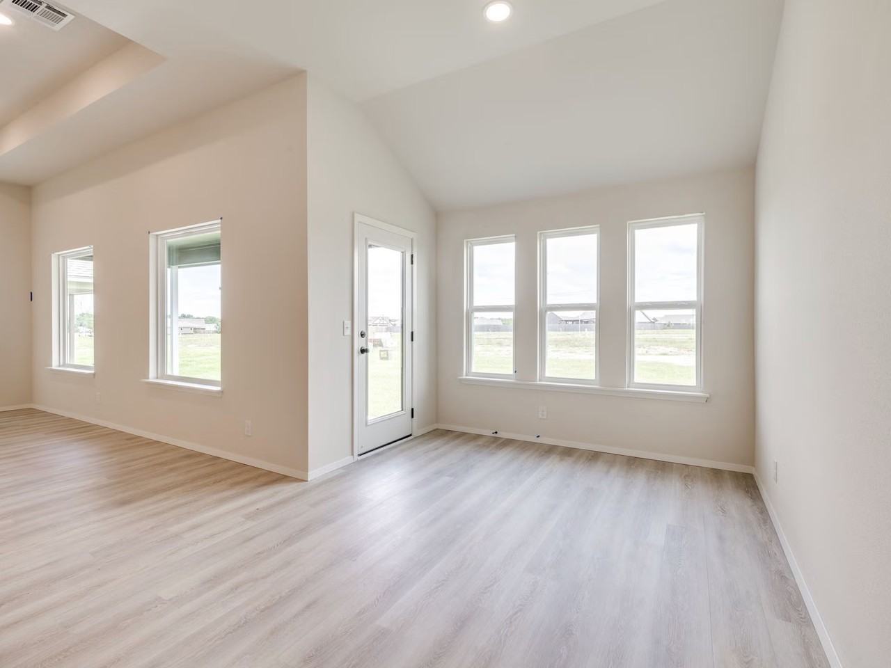 3462 E 153rd St S - Photo 6 of 25