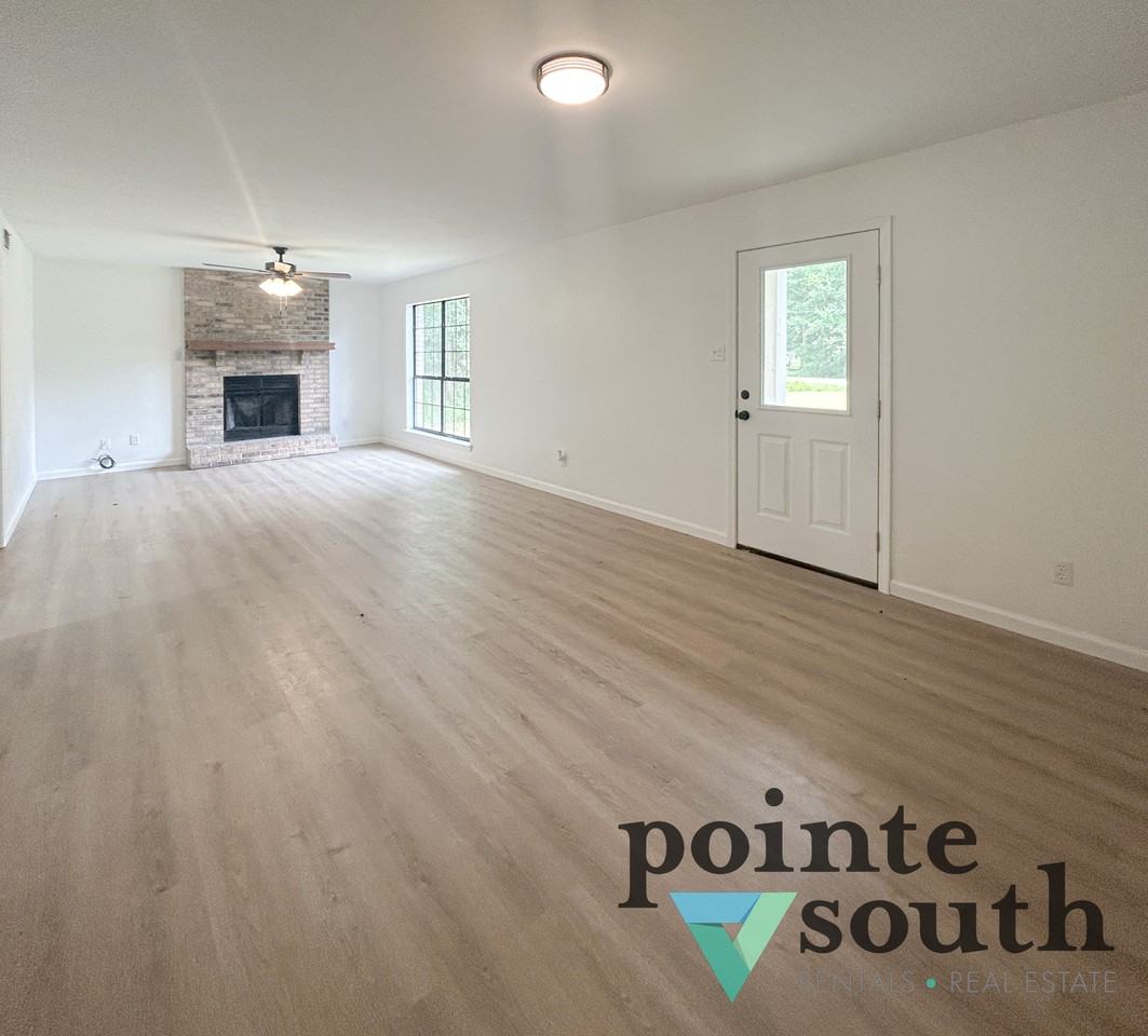 10080 Bayhaven Dr #101 - Photo 3 of 13