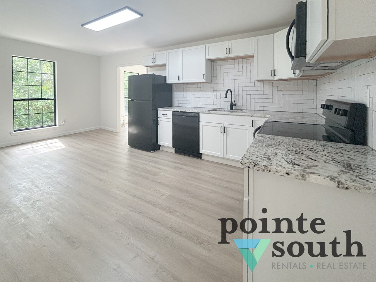 10080 Bayhaven Dr #101 - Photo 4 of 13