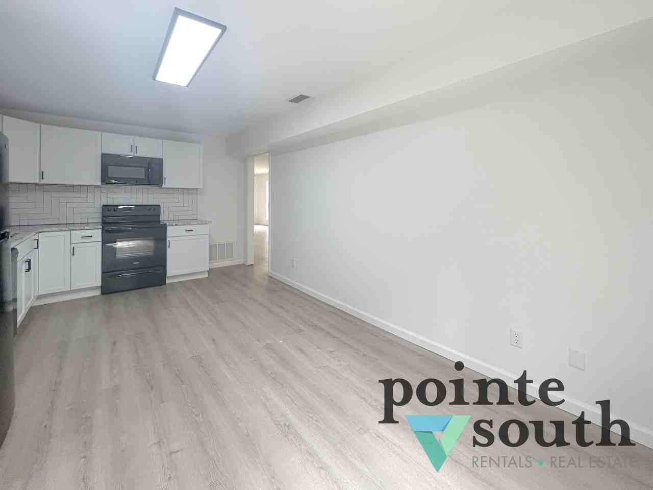 10080 Bayhaven Dr #101 - Photo 5 of 13