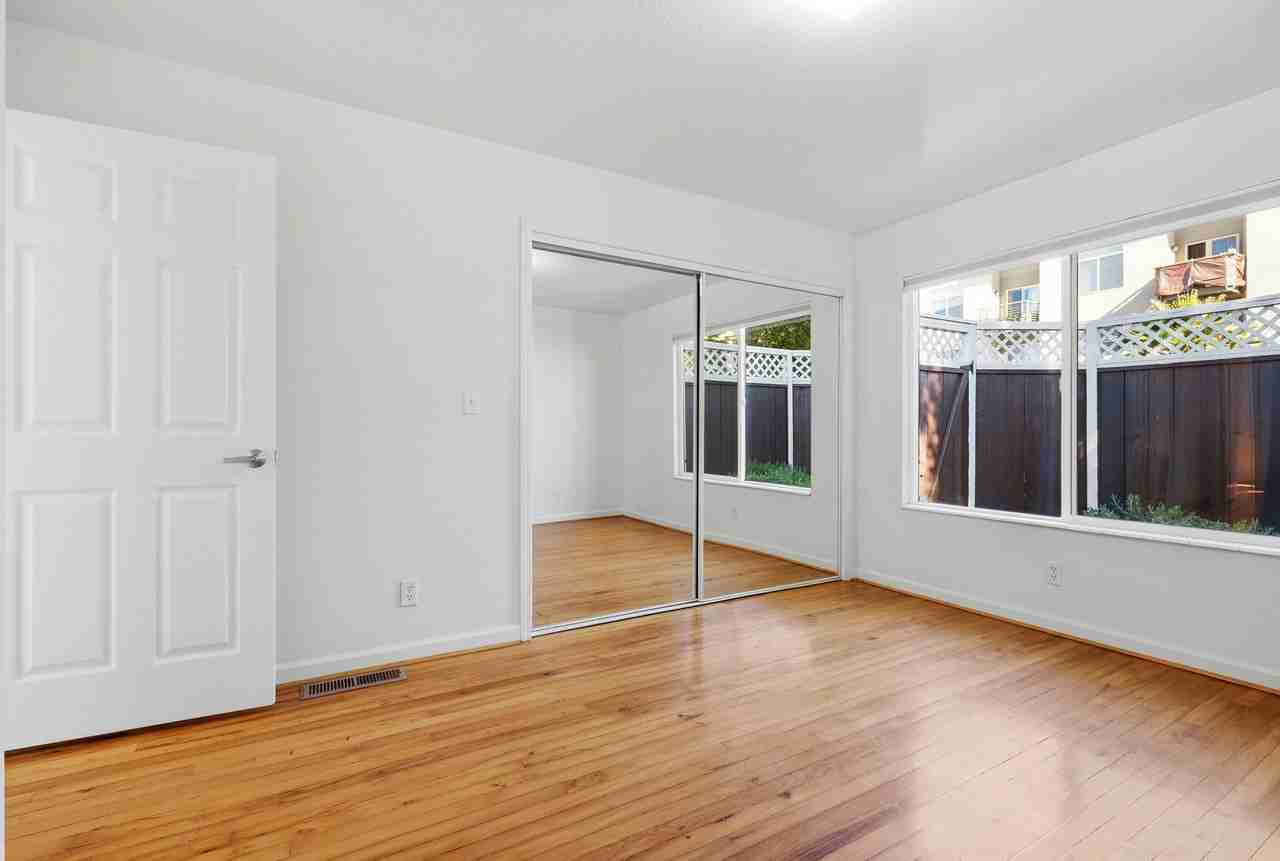 218 Mora St - Photo 7 of 35