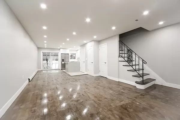 664 Pine St - Photo 4 of 14
