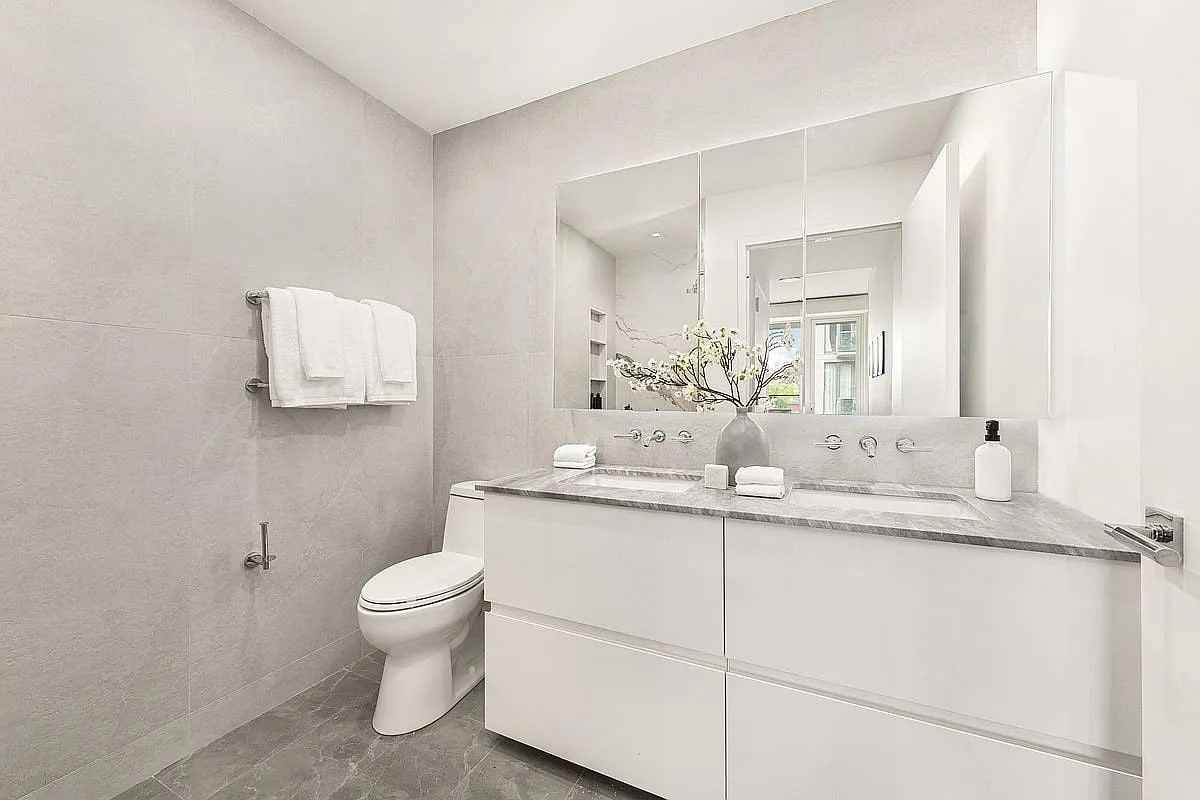 684 Dean St - Photo 2 of 12