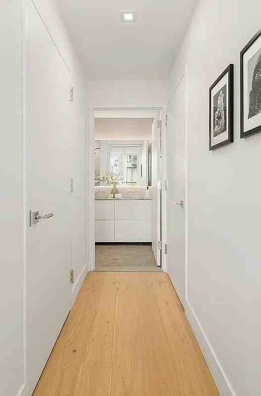 684 Dean St - Photo 6 of 12