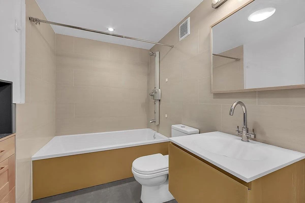 852 Cypress Ave - Photo 2 of 9