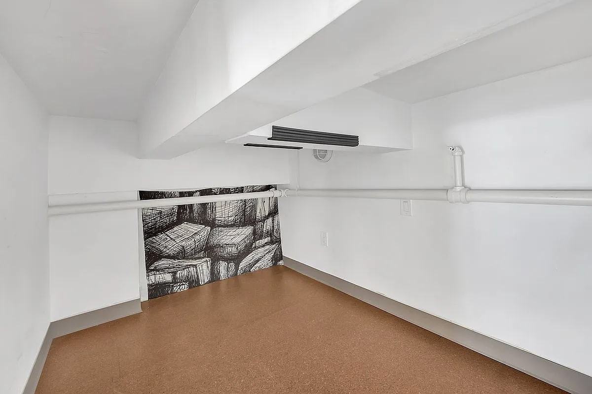 852 Cypress Ave - Photo 5 of 9