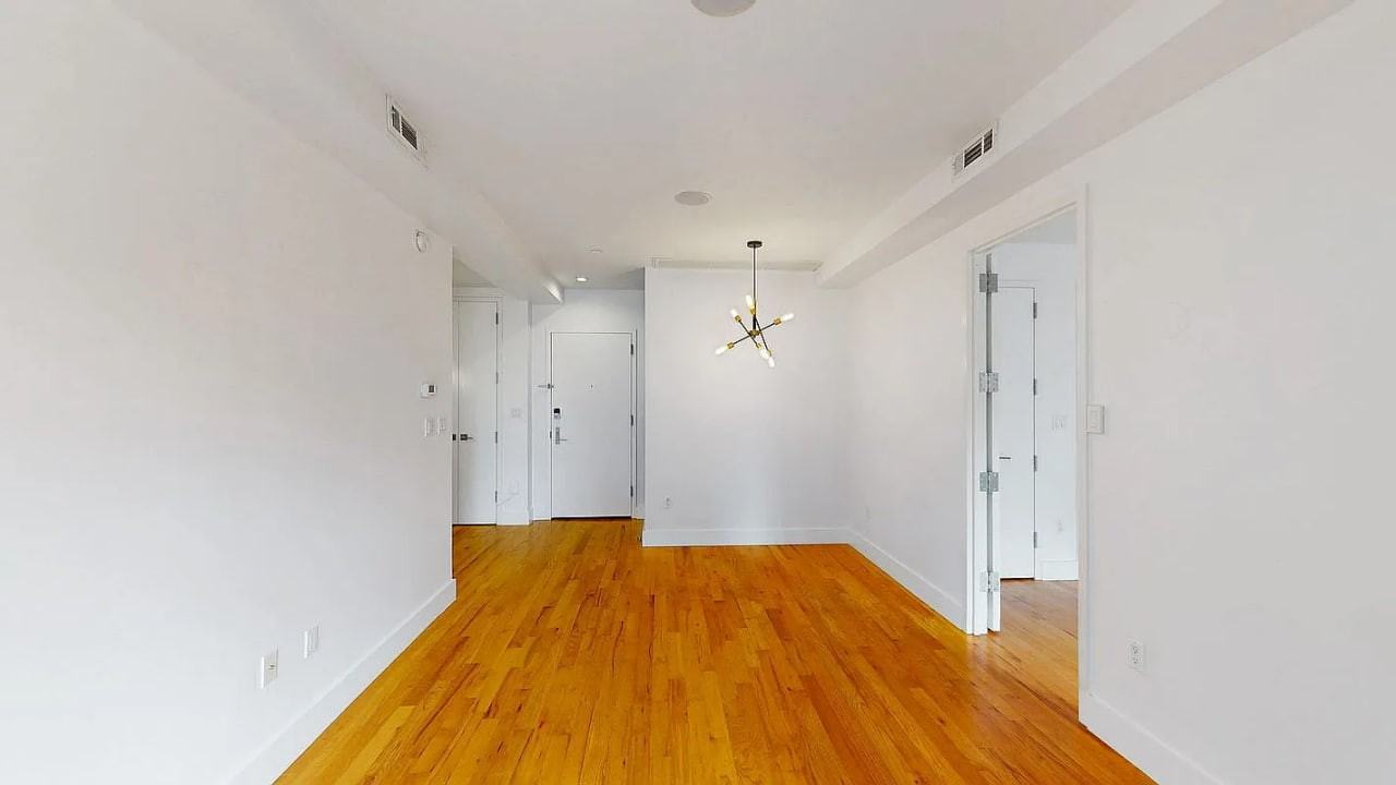 1059 Manhattan Ave - Photo 2 of 15