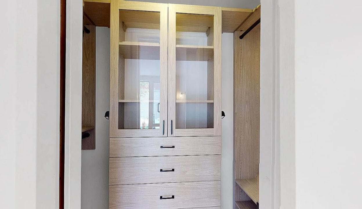 1059 Manhattan Ave - Photo 3 of 15