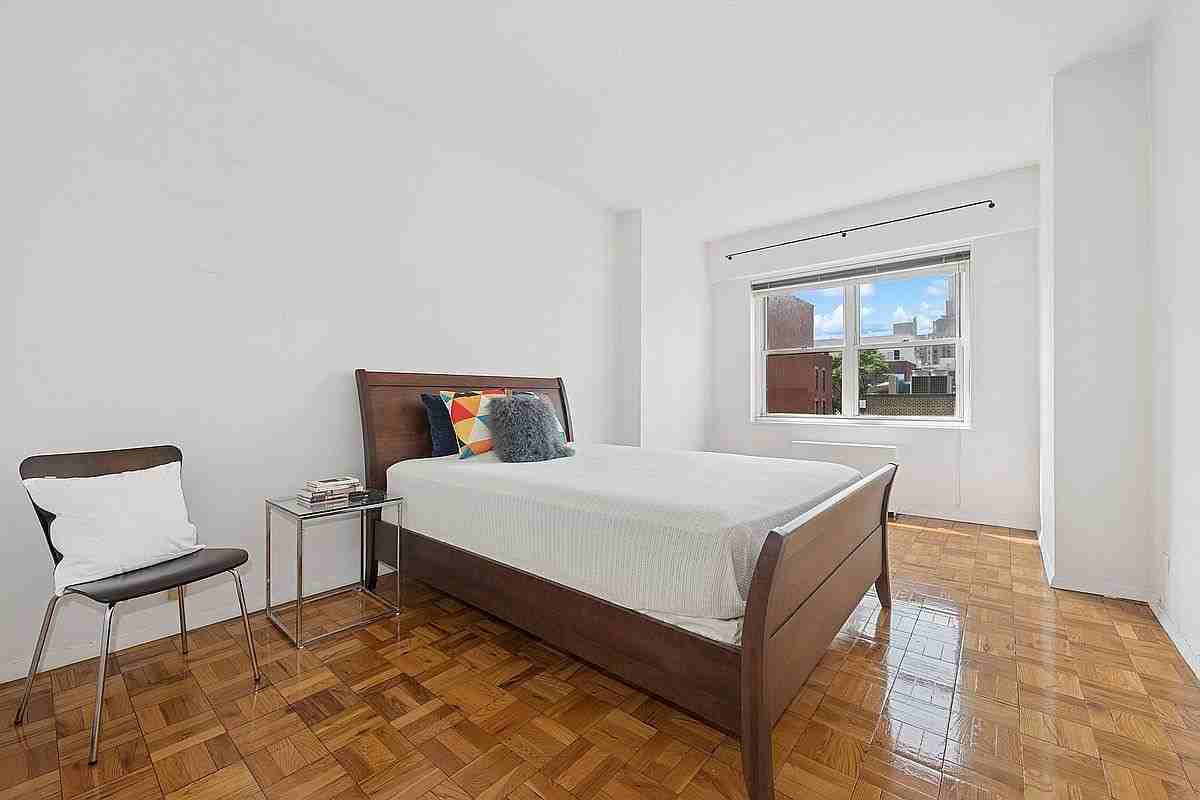 60 E 8th St #6D - Photo 4 of 11