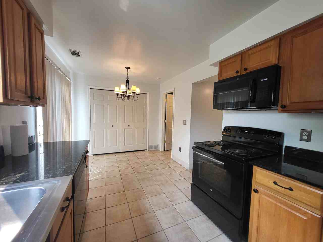 20027 Village Green Ct - Photo 6 of 11