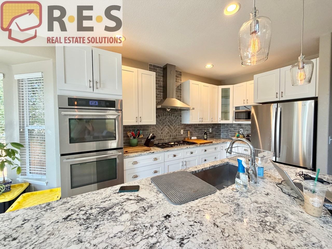 1698 Peridot Ln - Photo 3 of 27