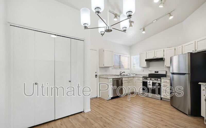 8542 W Oregon Ave - Photo 3 of 8
