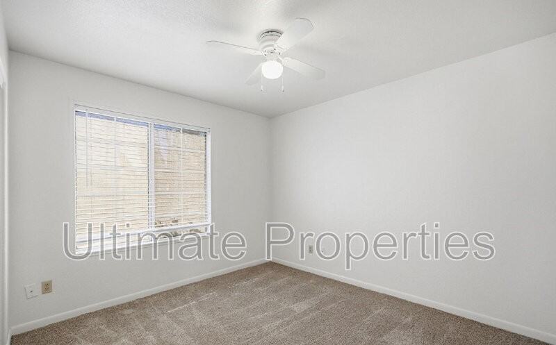8542 W Oregon Ave - Photo 7 of 8