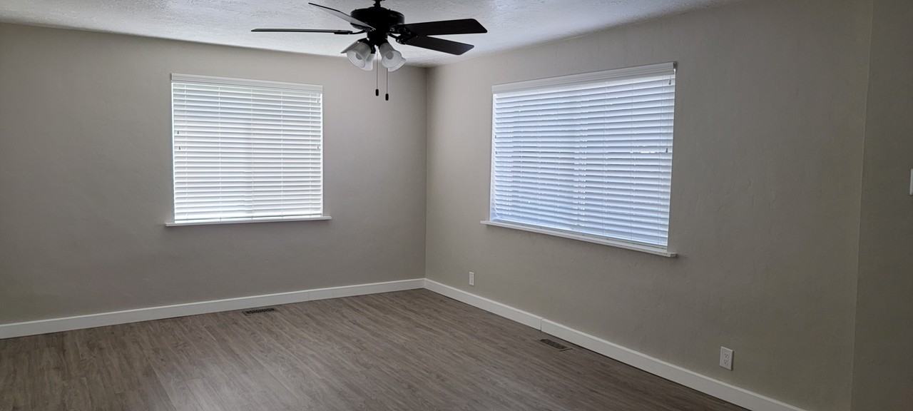 379 Odell Ln - Photo 7 of 12